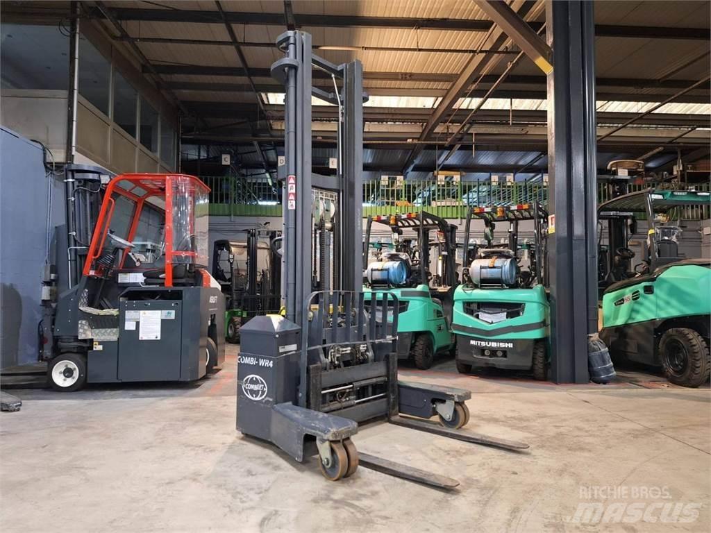 Combilift WR4 Empilhador para operador externo