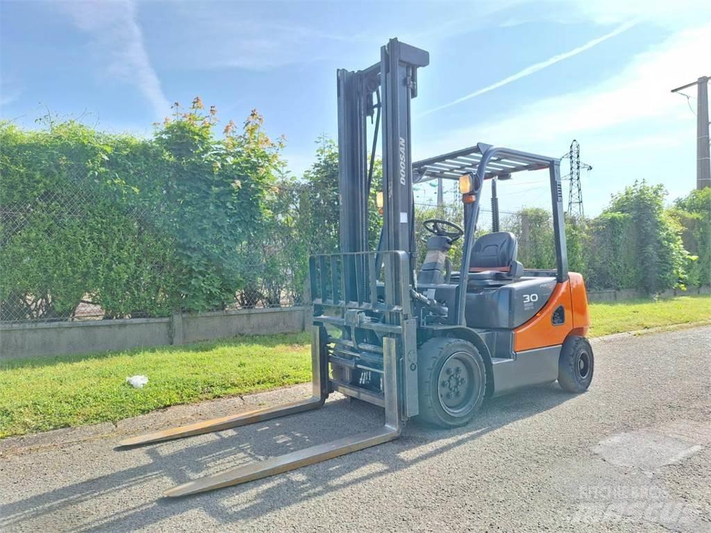 Doosan D30S 5 Empilhadores - Outros
