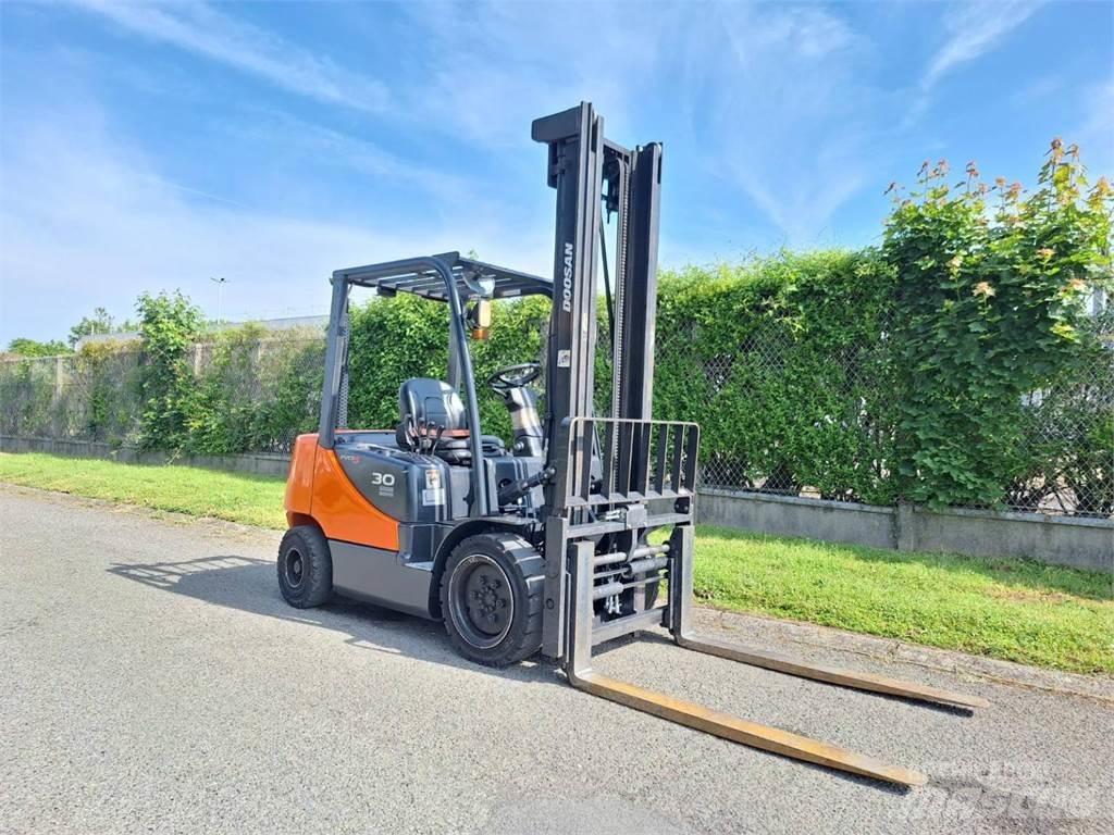 Doosan D30S 5 Empilhadores - Outros