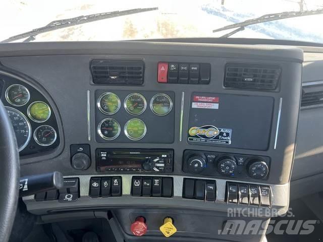 Kenworth T680 Outros