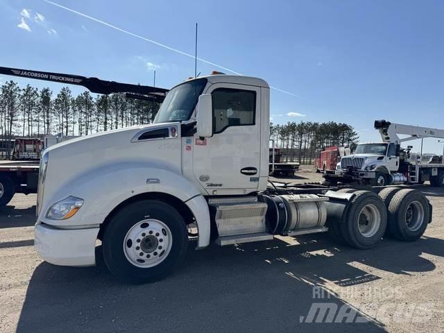 Kenworth T680 Outros