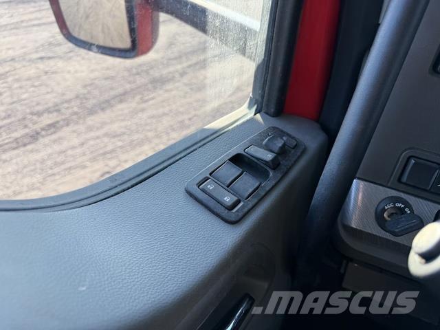 Kenworth T880 Outros