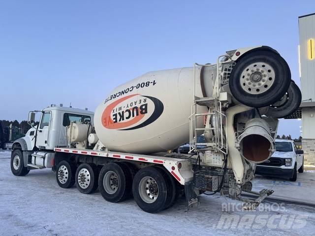 Mack GRANITE Outros