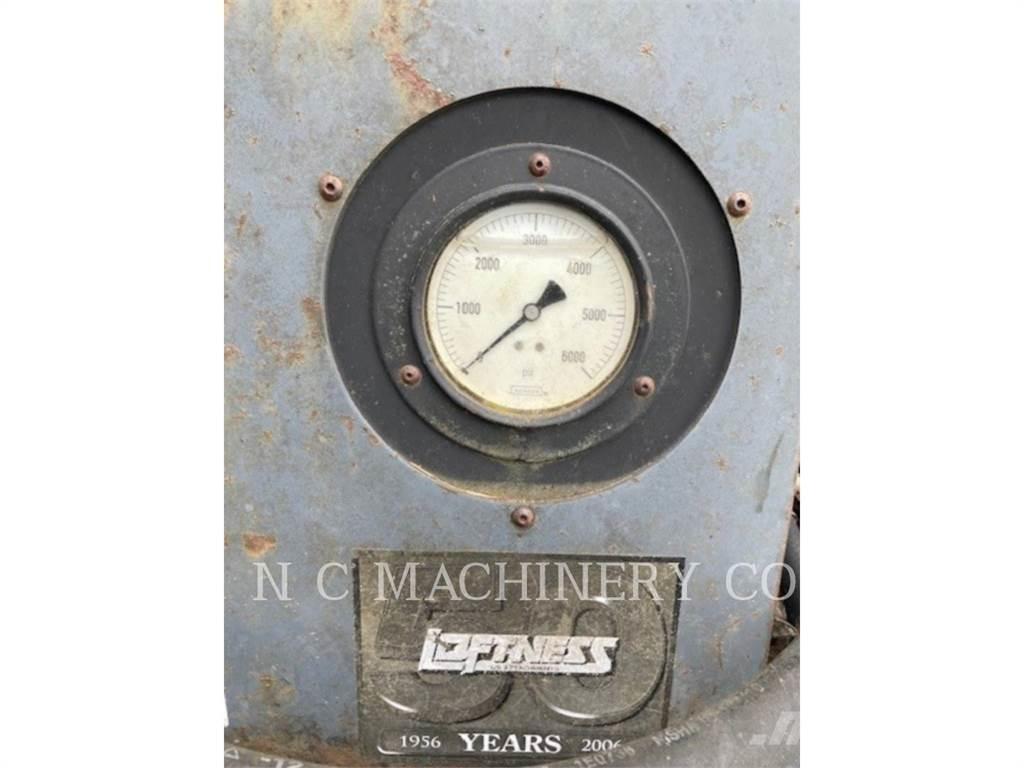  73AXH427 Minicarregadeiras