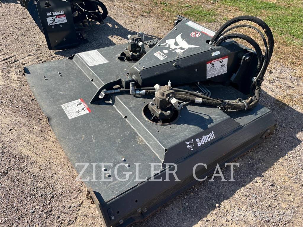 Bobcat BRUSHCAT Minicarregadeiras