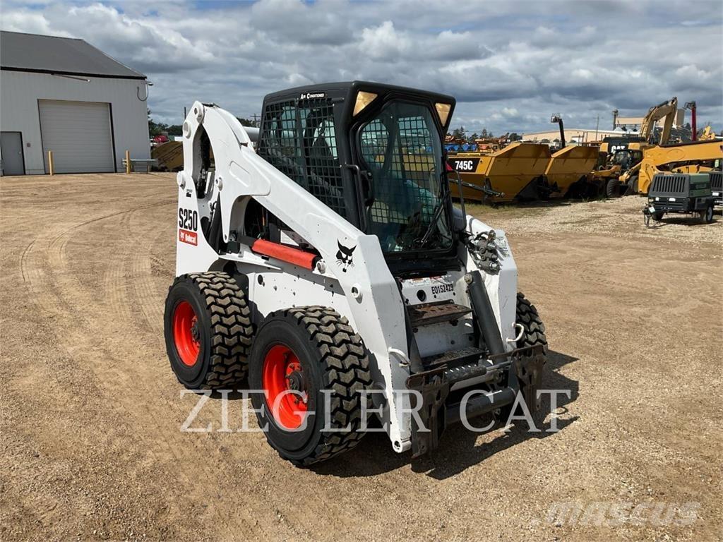 Bobcat S250 Minicarregadeiras