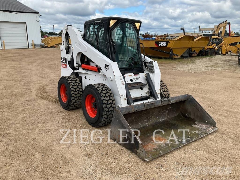 Bobcat S250 Minicarregadeiras