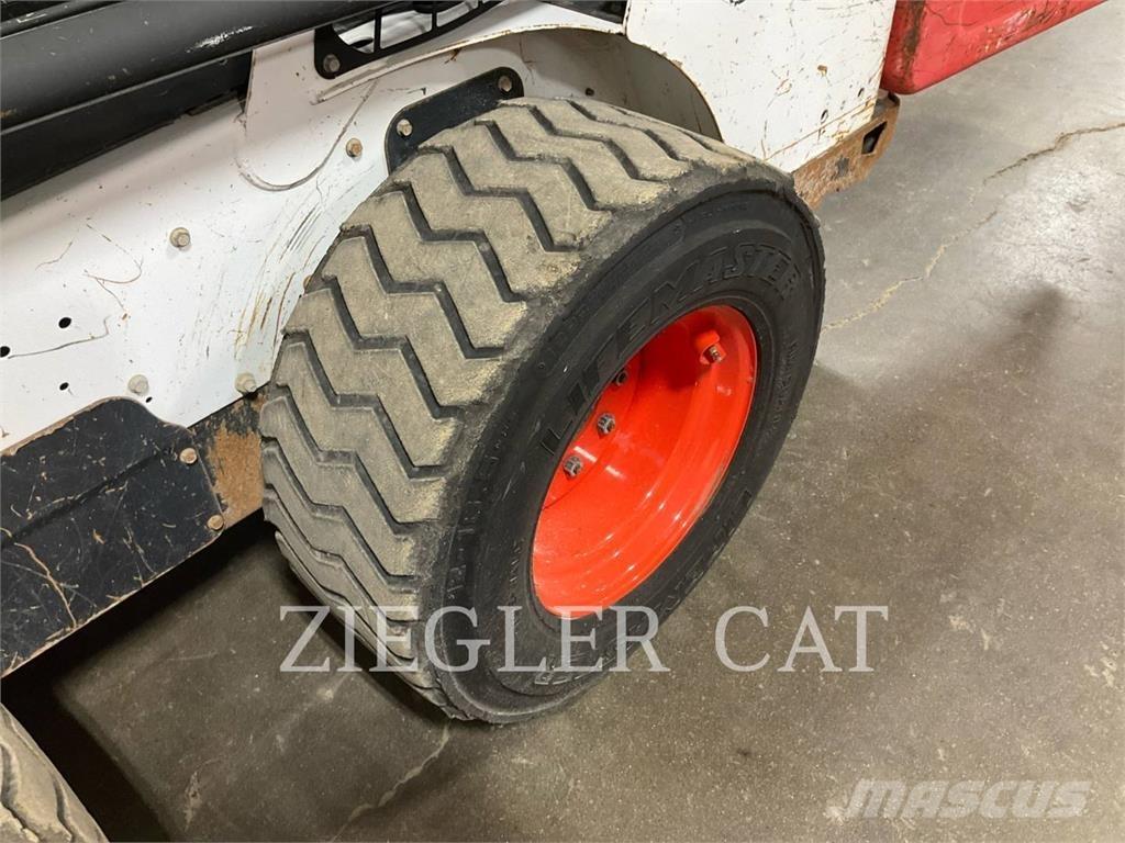 Bobcat S550_US Minicarregadeiras
