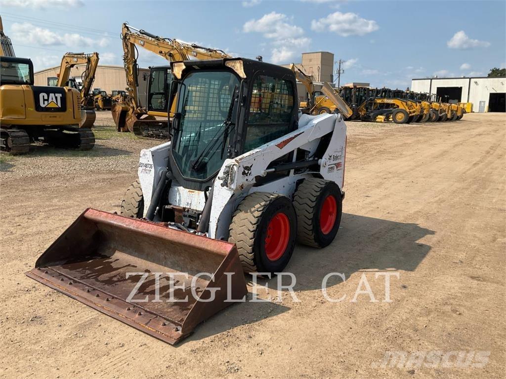 Bobcat S550_US Minicarregadeiras