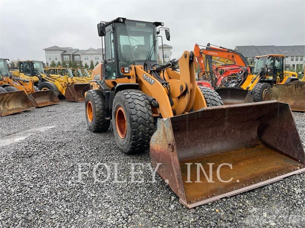 CASE 621F Carregadeiras de rodas