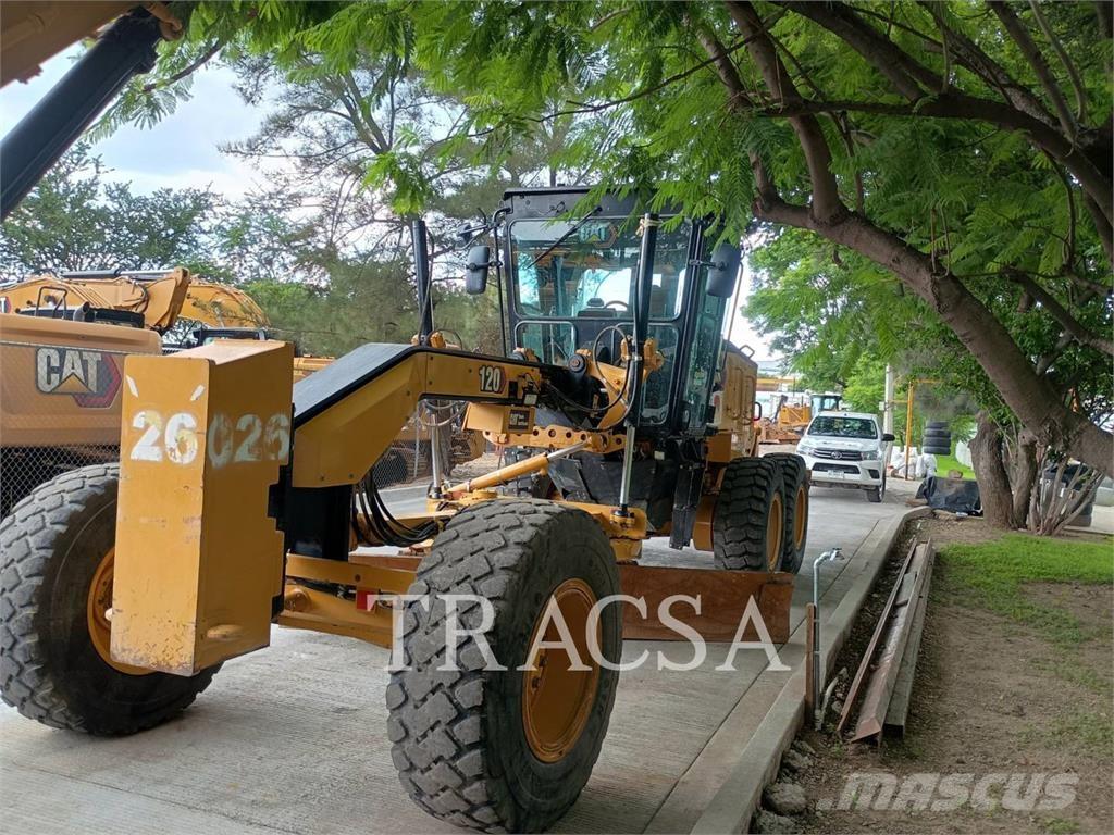 CAT 120 Motoniveladoras
