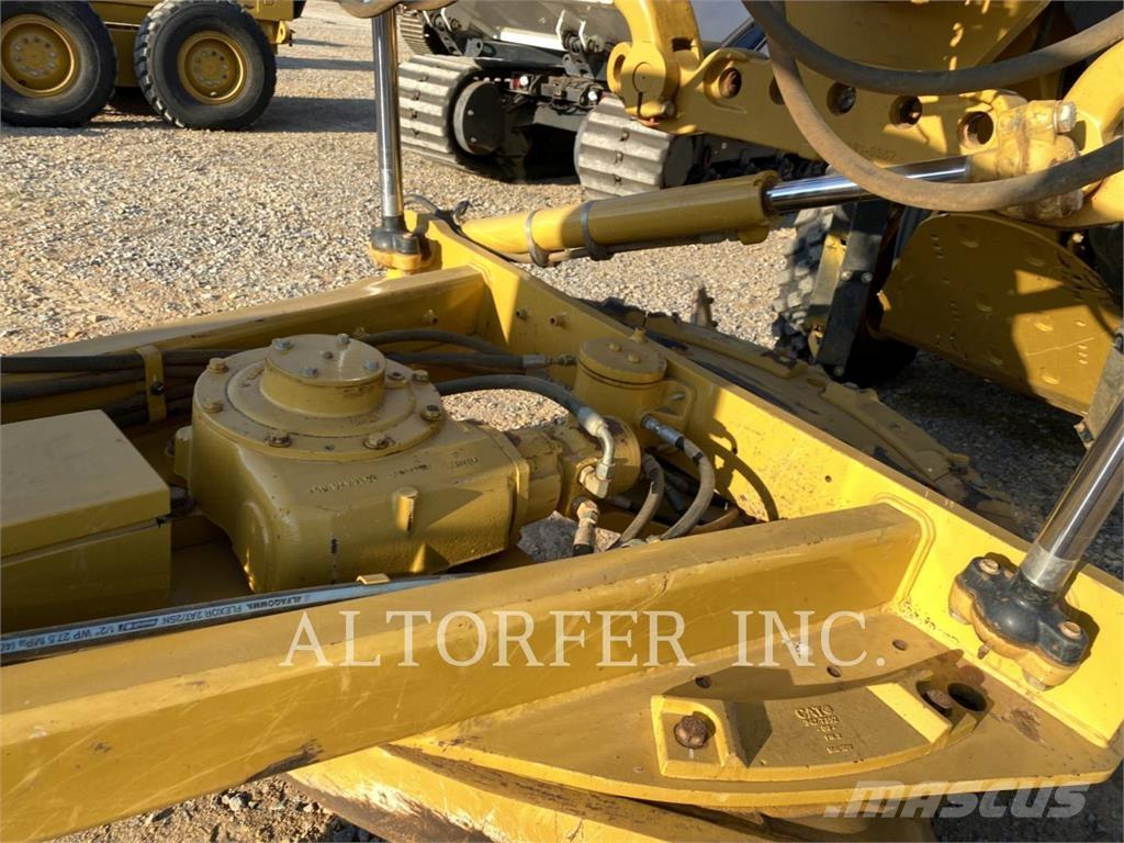 CAT 140 Motoniveladoras