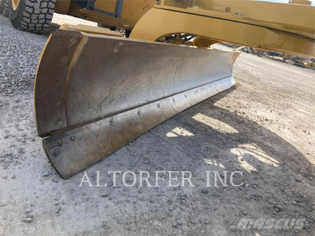 CAT 140-15AWD Motoniveladoras