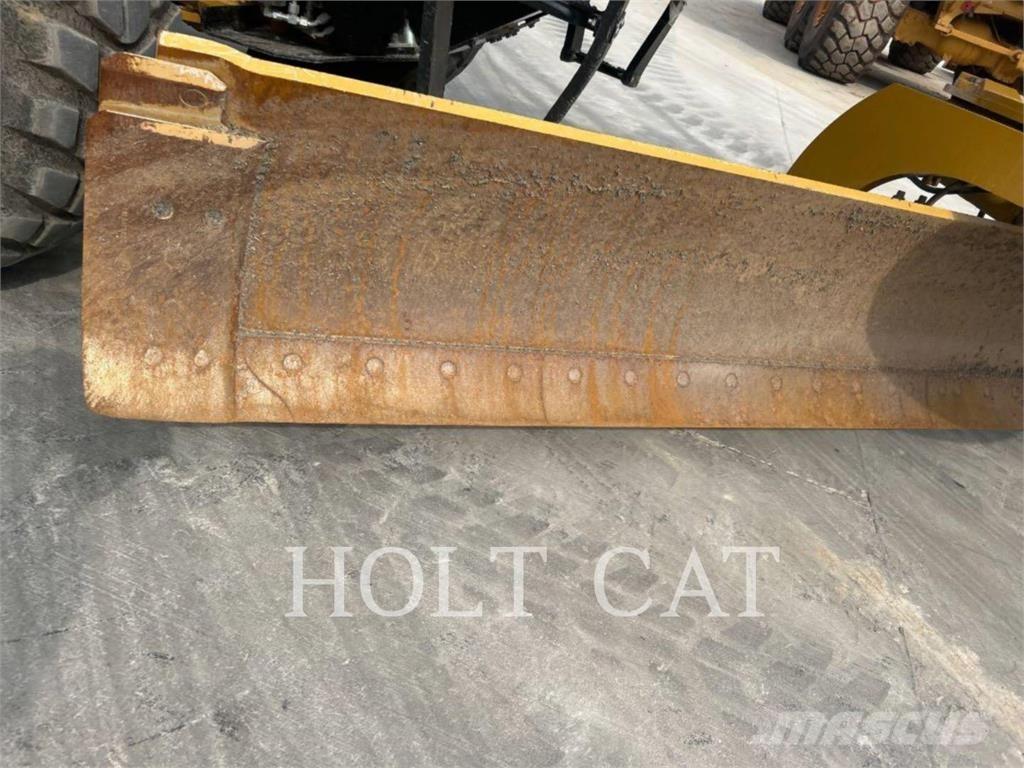 CAT 140 AWD Motoniveladoras