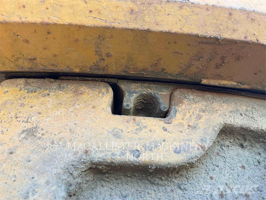 CAT 150 Motoniveladoras