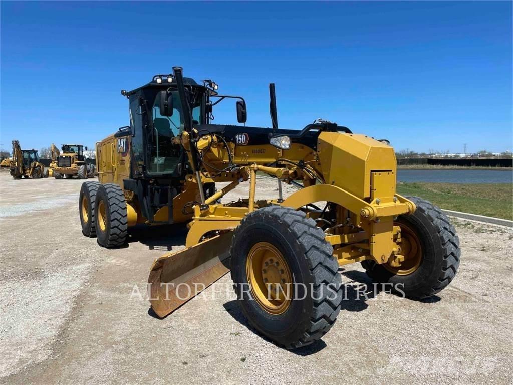 CAT 150-15 Motoniveladoras