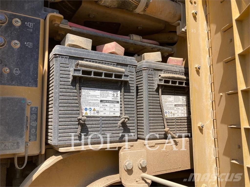 CAT 150-15AWD Motoniveladoras