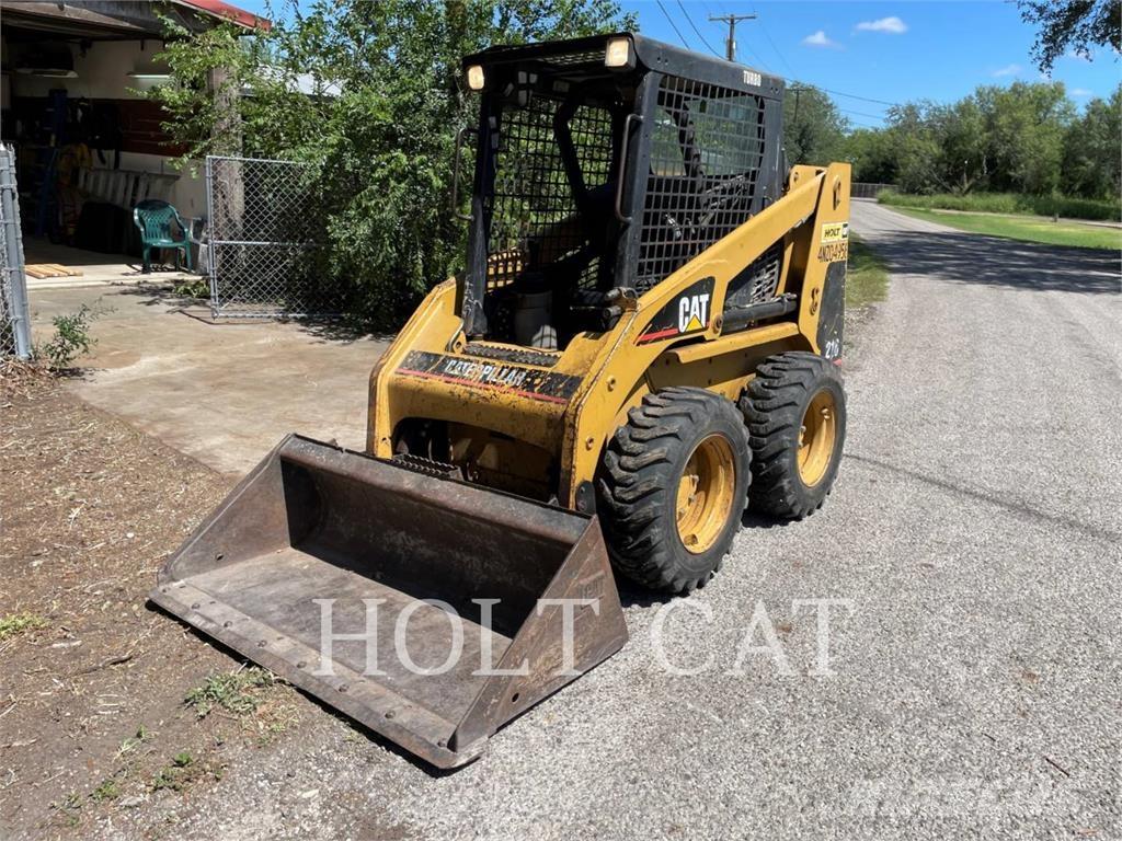 CAT 216 Minicarregadeiras