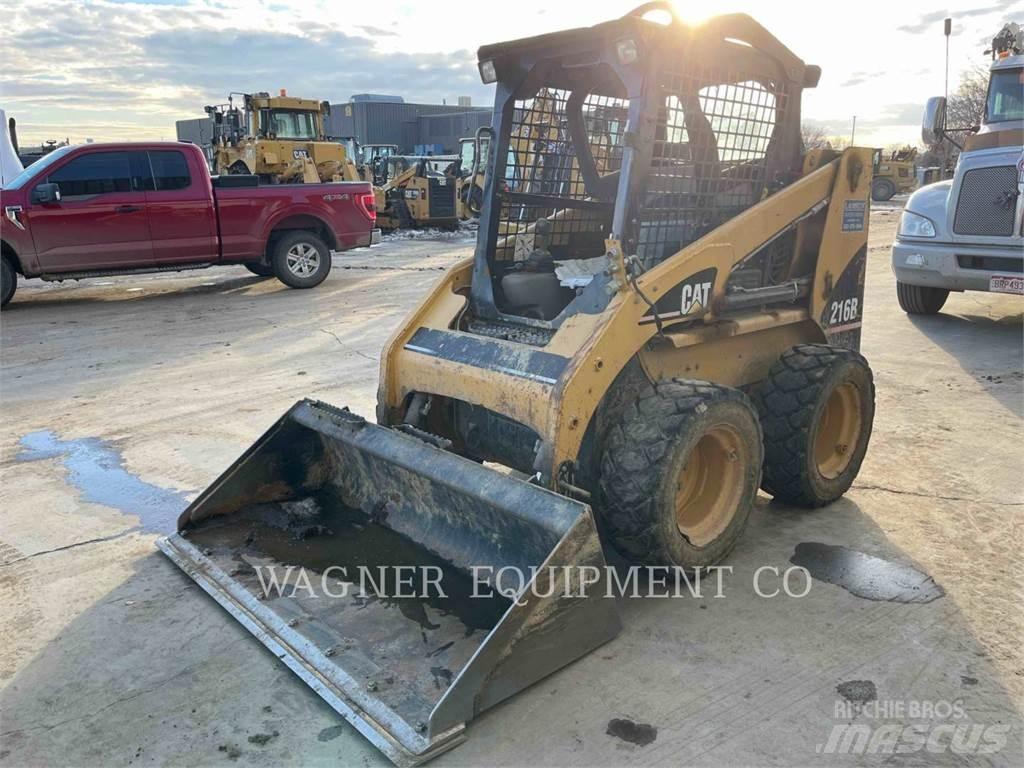 CAT 216B Minicarregadeiras