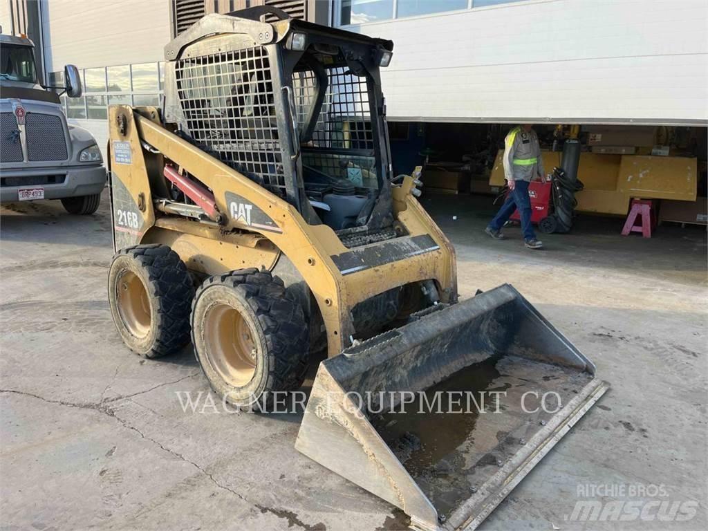 CAT 216B Minicarregadeiras