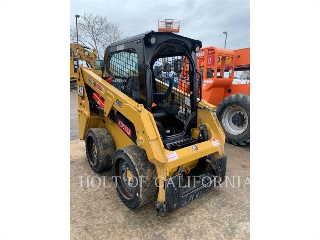 CAT 226 HF Minicarregadeiras