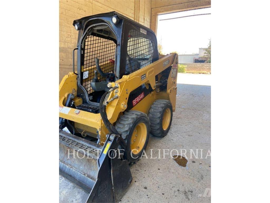 CAT 226 HF Minicarregadeiras
