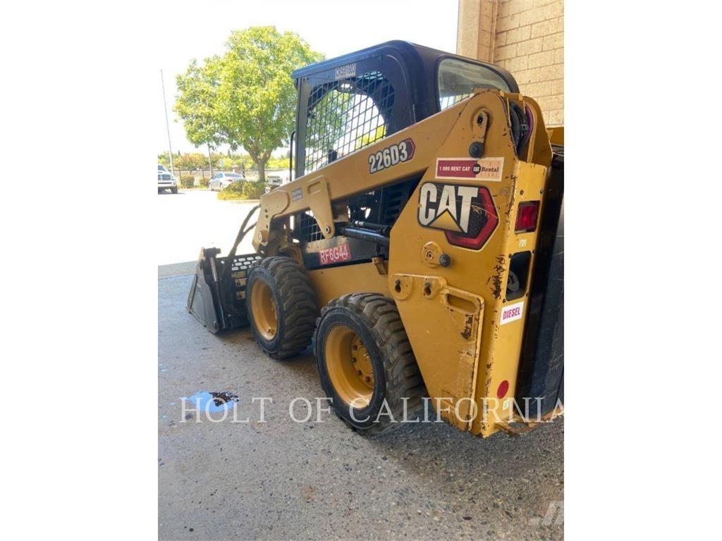 CAT 226 HF Minicarregadeiras