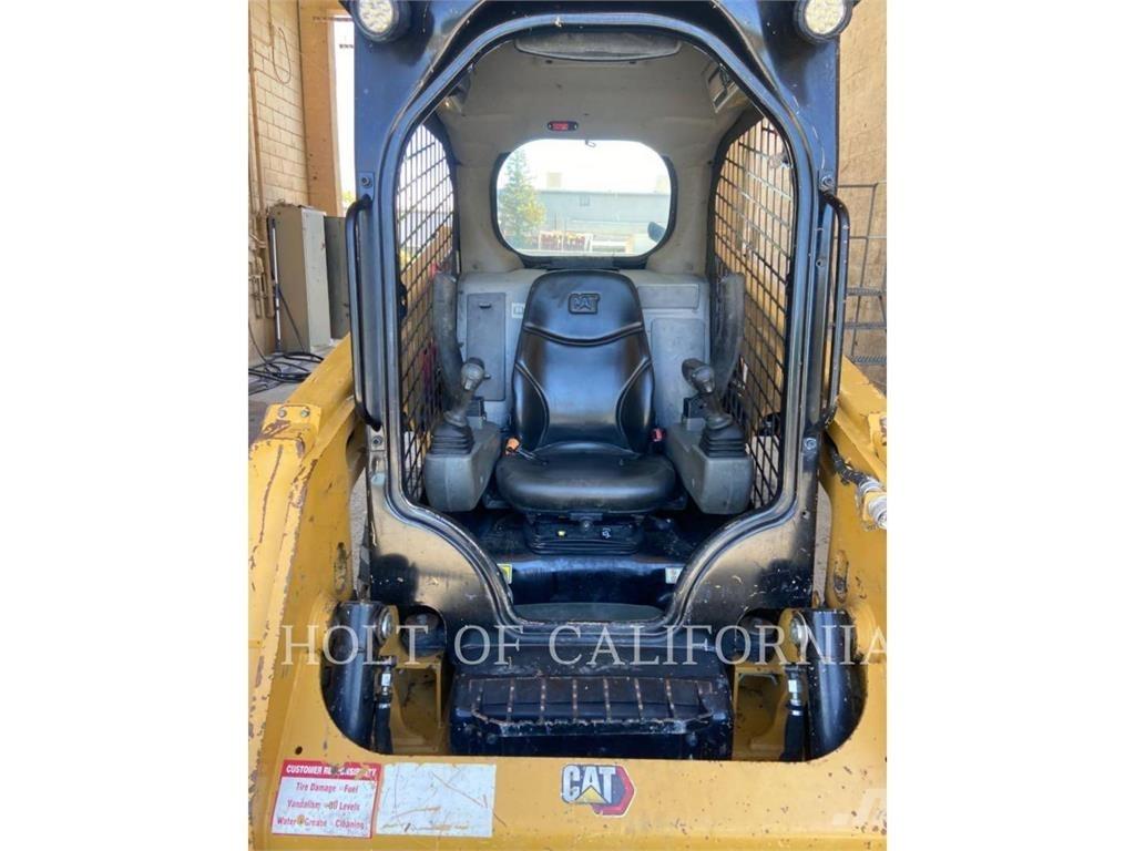 CAT 226 HF Minicarregadeiras