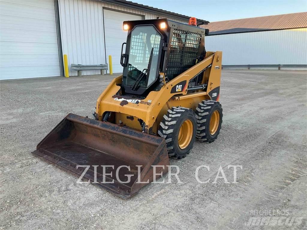 CAT 226B3 Minicarregadeiras