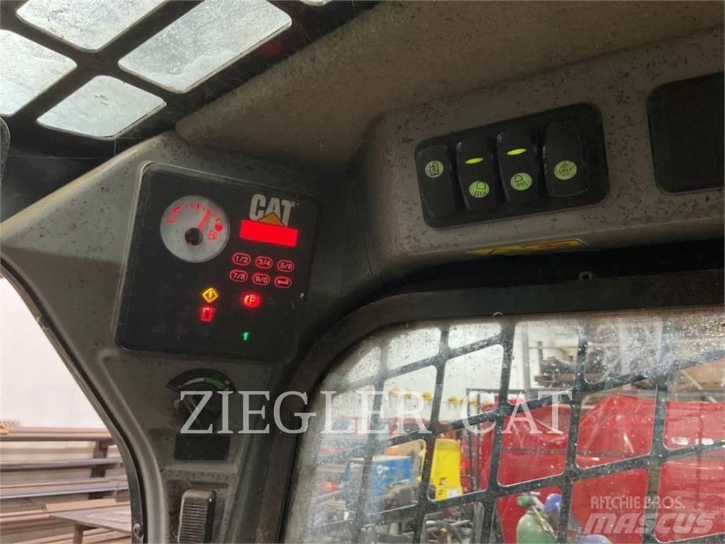 CAT 226D Minicarregadeiras