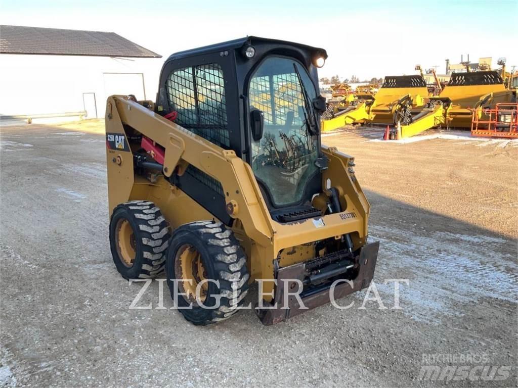 CAT 226D Minicarregadeiras