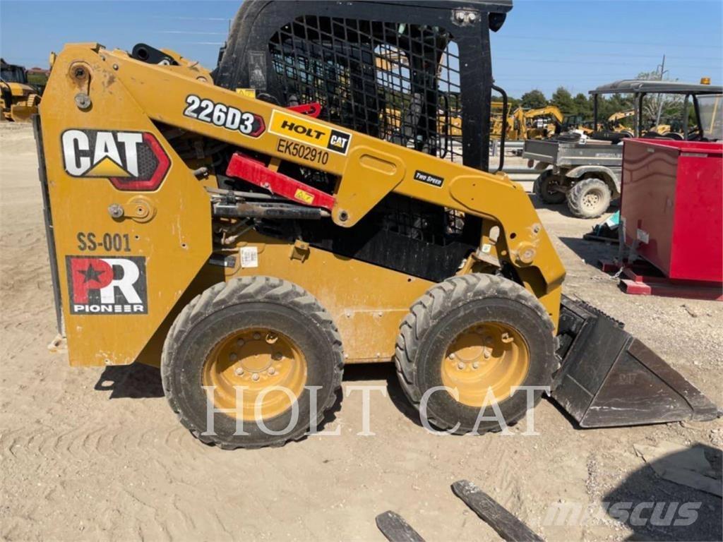 CAT 226D Minicarregadeiras