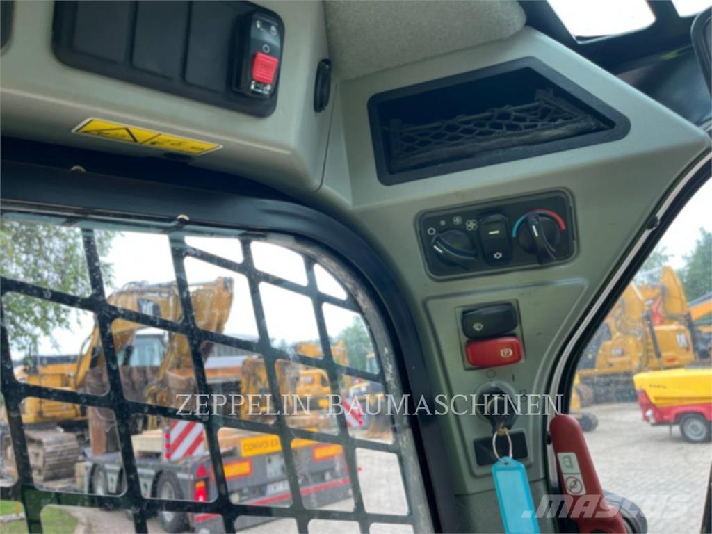 CAT 226D Minicarregadeiras