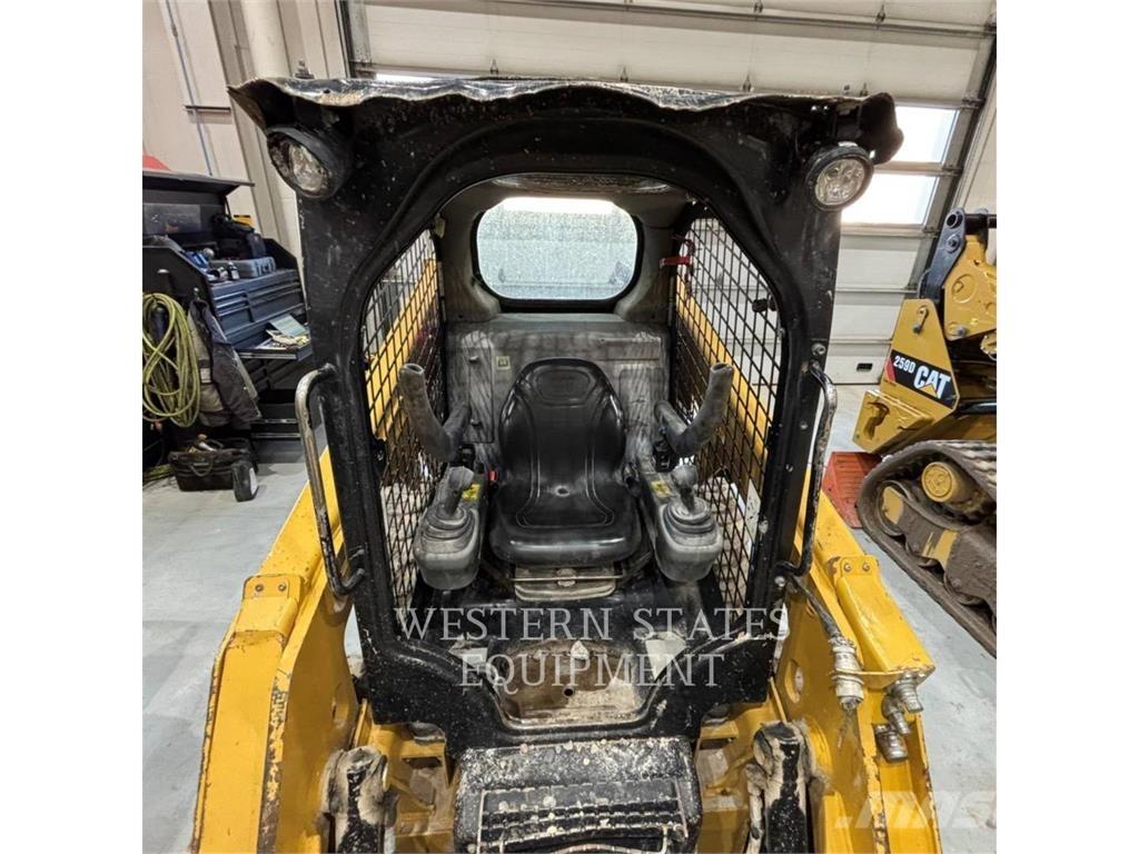 CAT 226D Minicarregadeiras