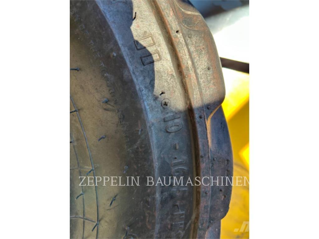 CAT 226D Minicarregadeiras