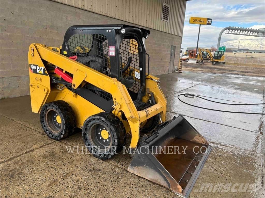 CAT 226D C1-H2 Minicarregadeiras