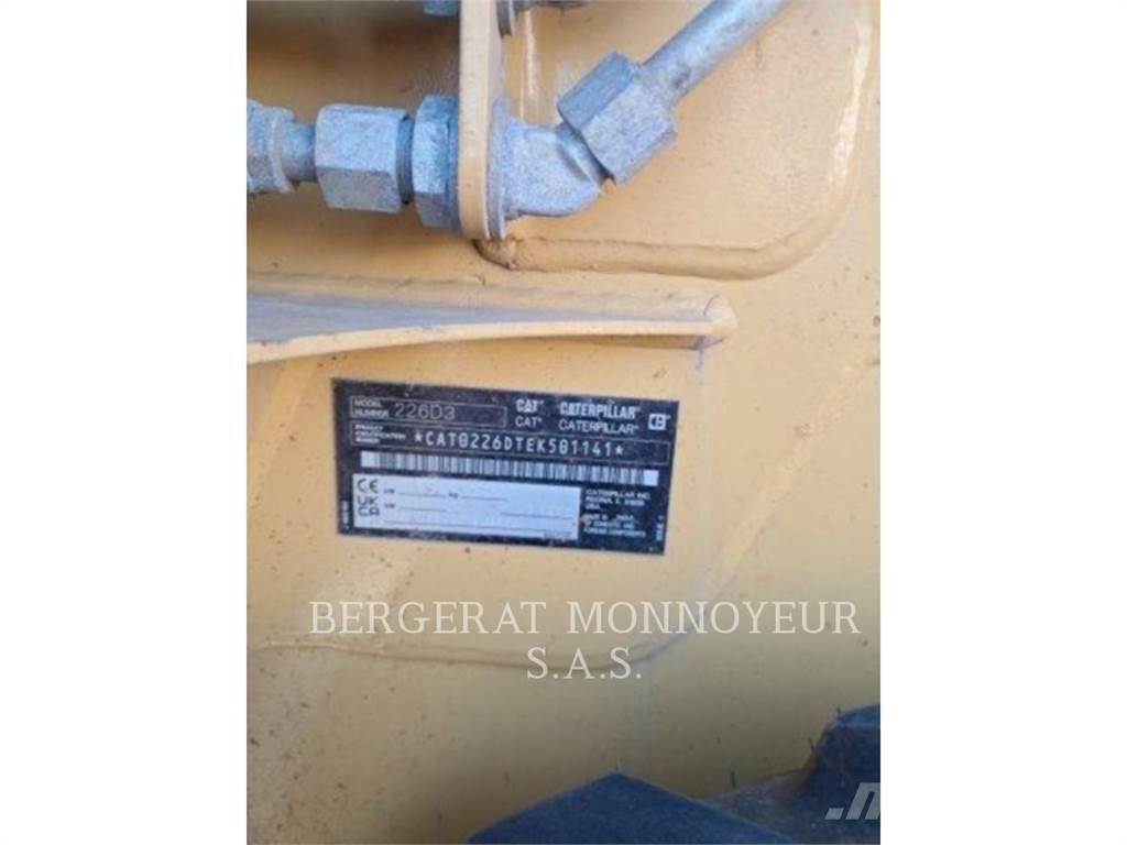 CAT 226D3 Minicarregadeiras