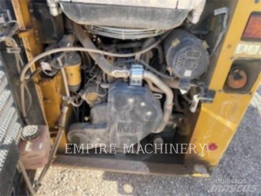 CAT 226D3 Minicarregadeiras