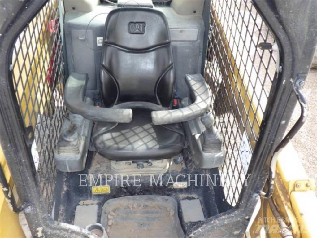 CAT 226D3 Minicarregadeiras