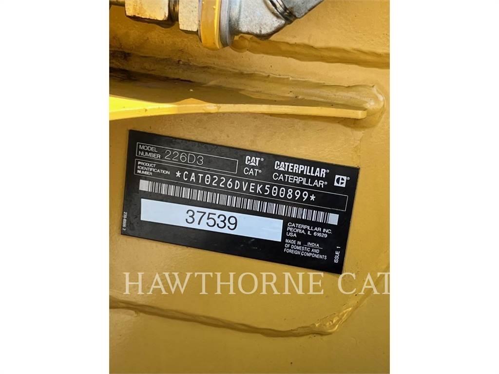 CAT 226D3 Minicarregadeiras