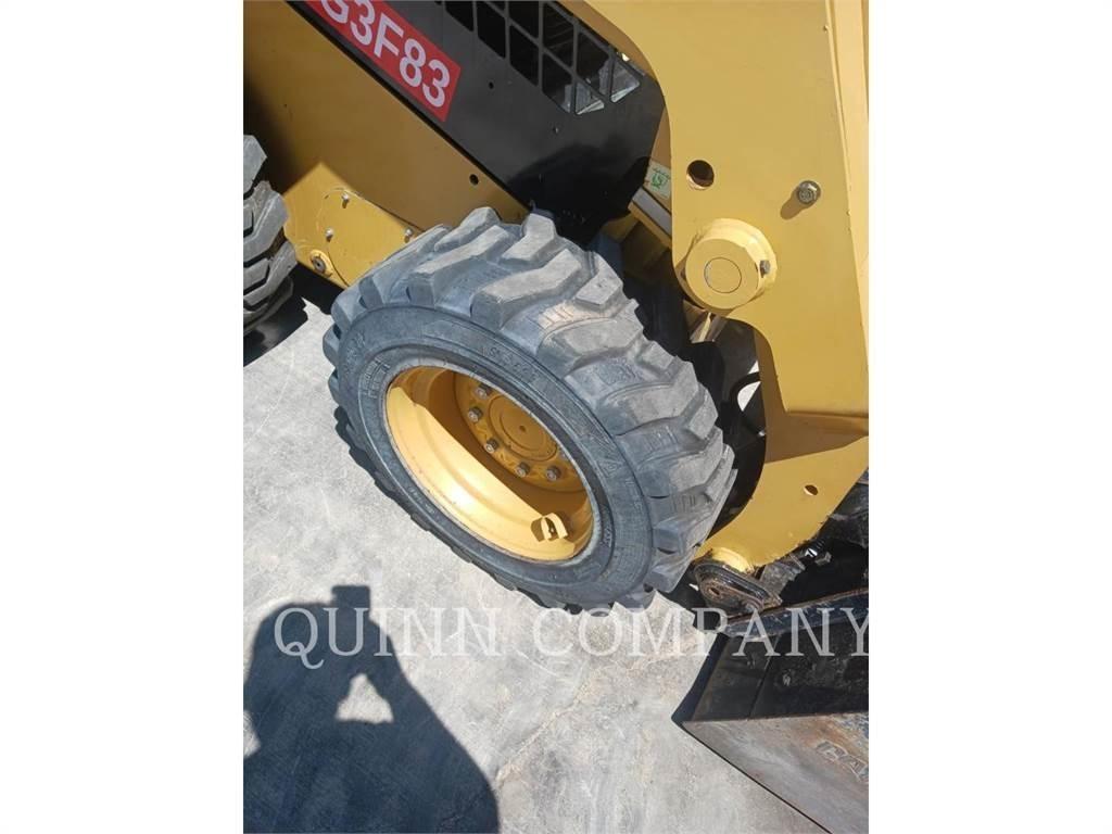 CAT 226D3 Minicarregadeiras