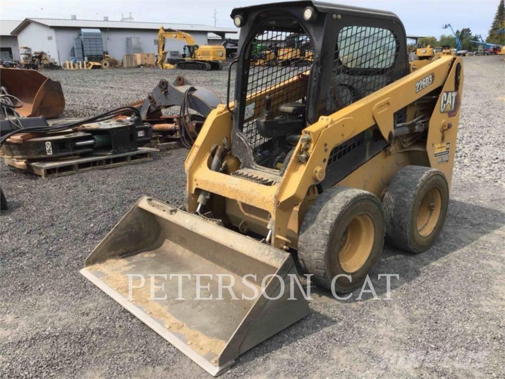CAT 226D3 Minicarregadeiras