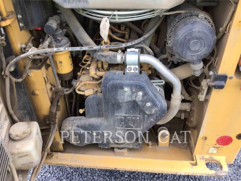 CAT 226D3 Minicarregadeiras