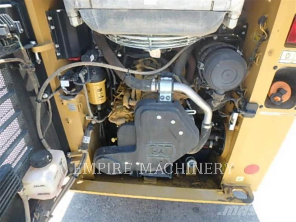 CAT 226D3 Minicarregadeiras