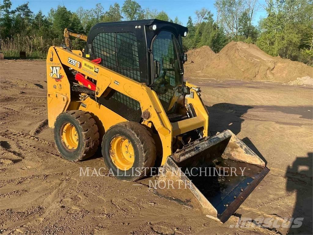 CAT 226D3 AQ Minicarregadeiras
