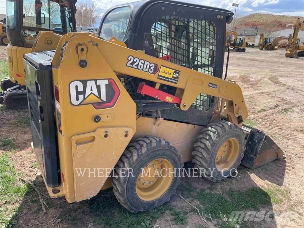 CAT 226D3 C3H2 Minicarregadeiras