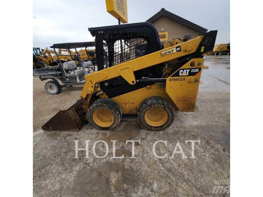 CAT 232D Minicarregadeiras