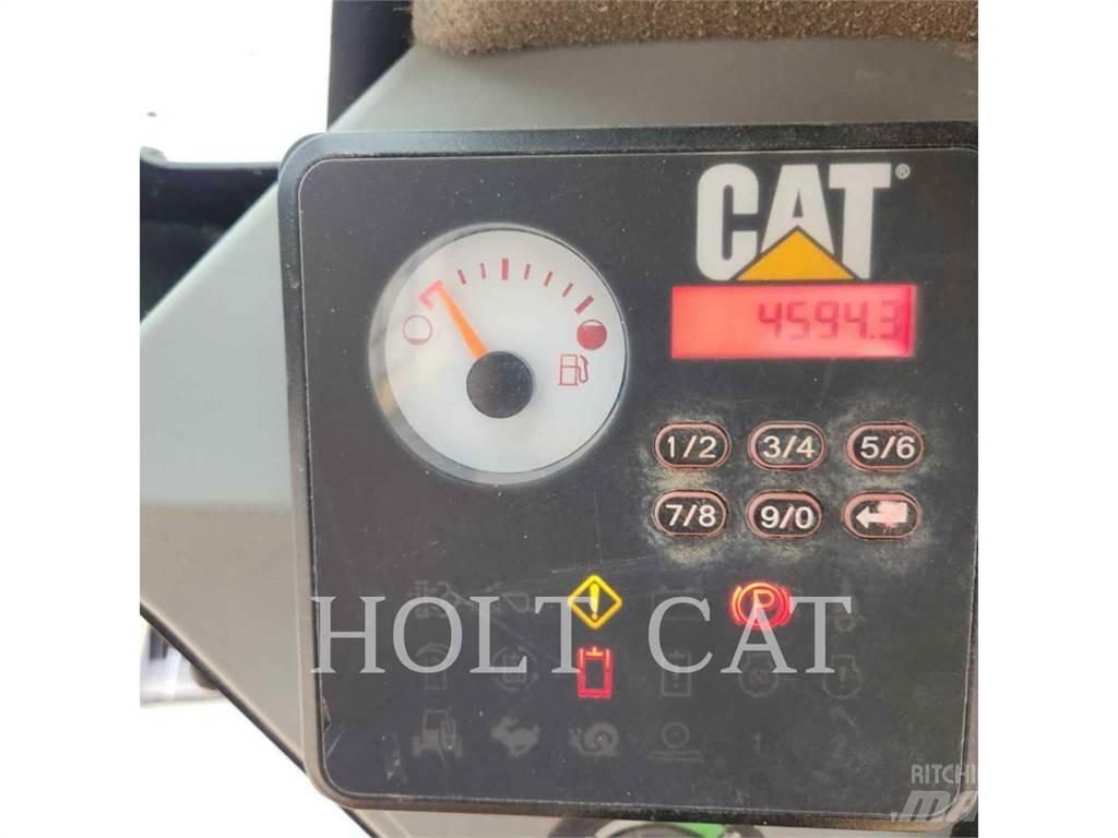 CAT 232D Minicarregadeiras