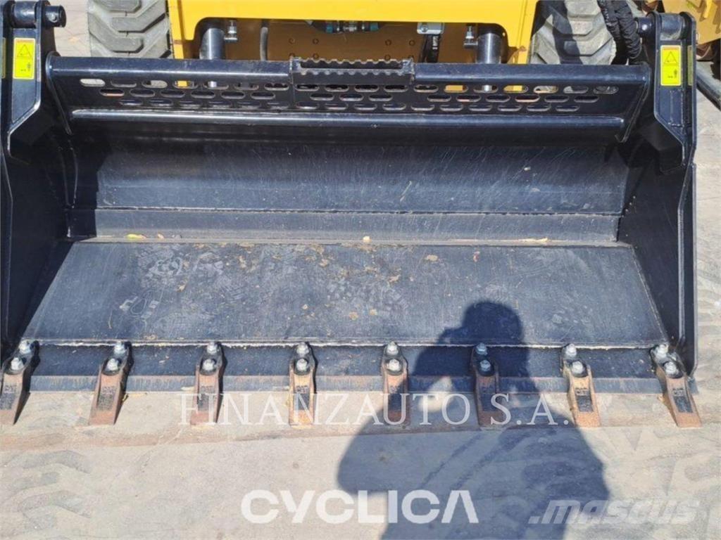 CAT 232D3 Minicarregadeiras
