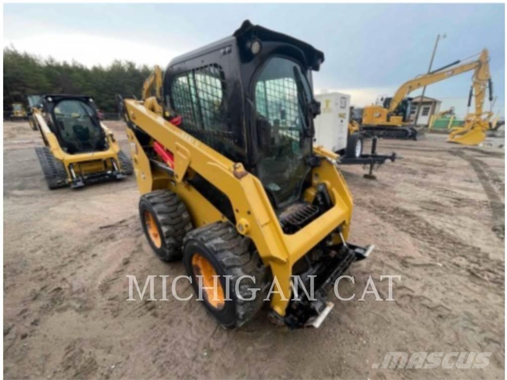 CAT 232D3 AQ Minicarregadeiras